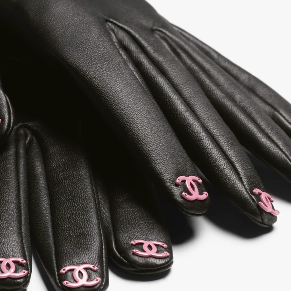 CHANEL Black Lambskin Gloves with Pink Detail